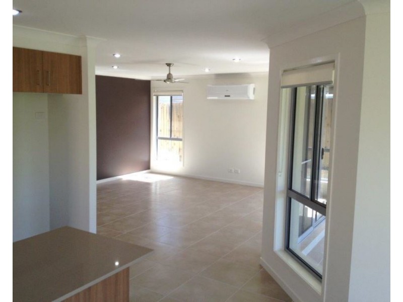 53 Ravensbourne Circuit, Waterford QLD 4133