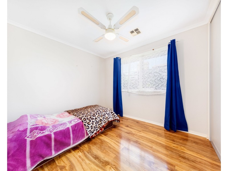 15 Evelyn Close, Melton West VIC 3337