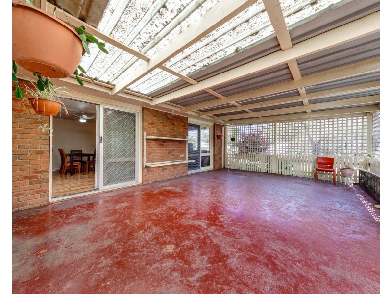 15 Evelyn Close, Melton West VIC 3337