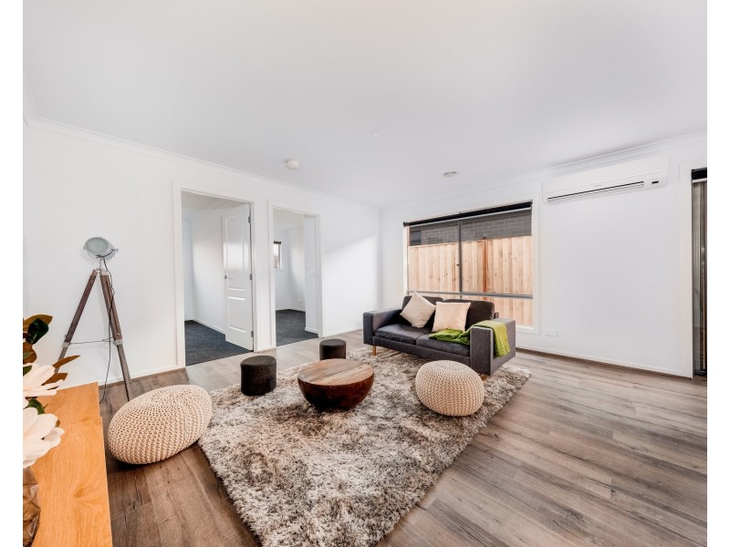 27 Tara Boulevard, Officer VIC 3809