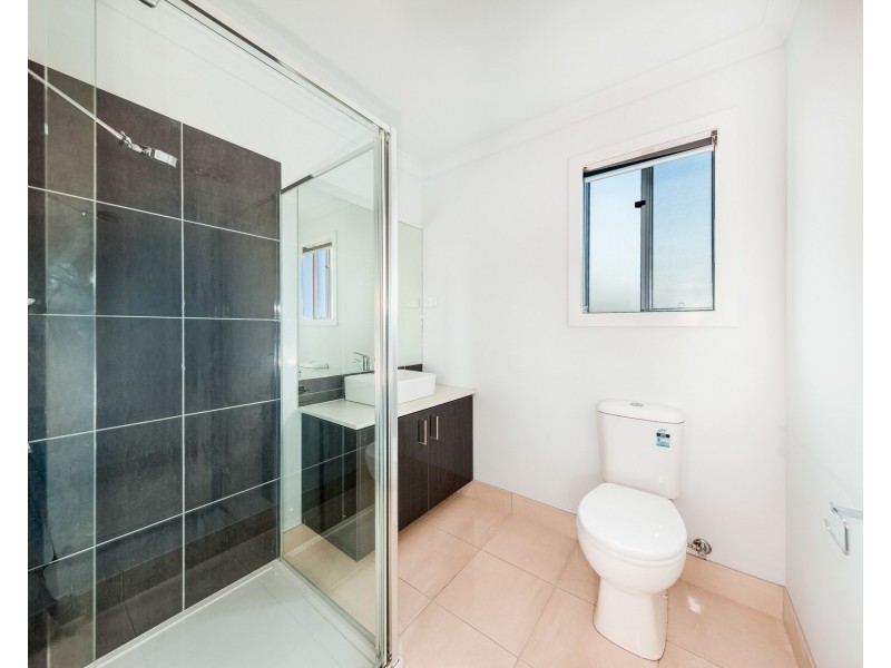 27 Tara Boulevard, Officer VIC 3809