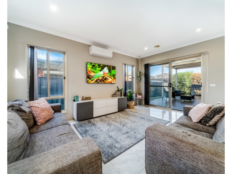 65 **under Contract **moorookyle Avenue, Tarneit VIC 3029
