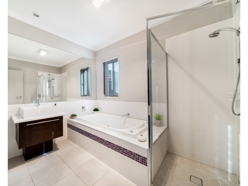 65 **under Contract **moorookyle Avenue, Tarneit VIC 3029