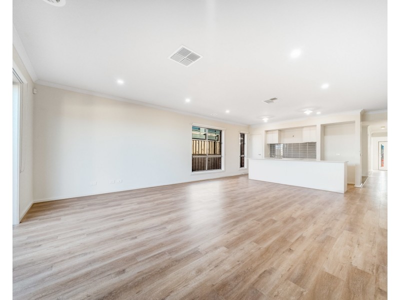 24 Wheat Avenue, Truganina VIC 3029