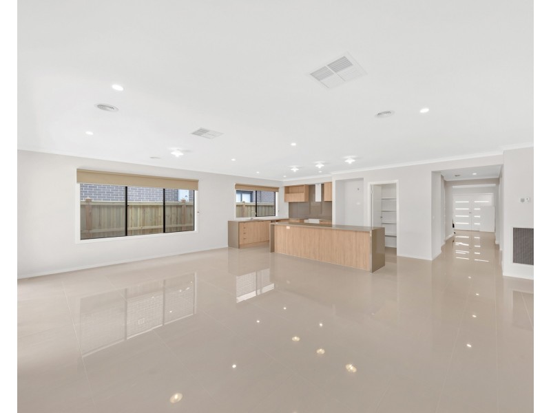 8 Merriweather Street, Truganina VIC 3029