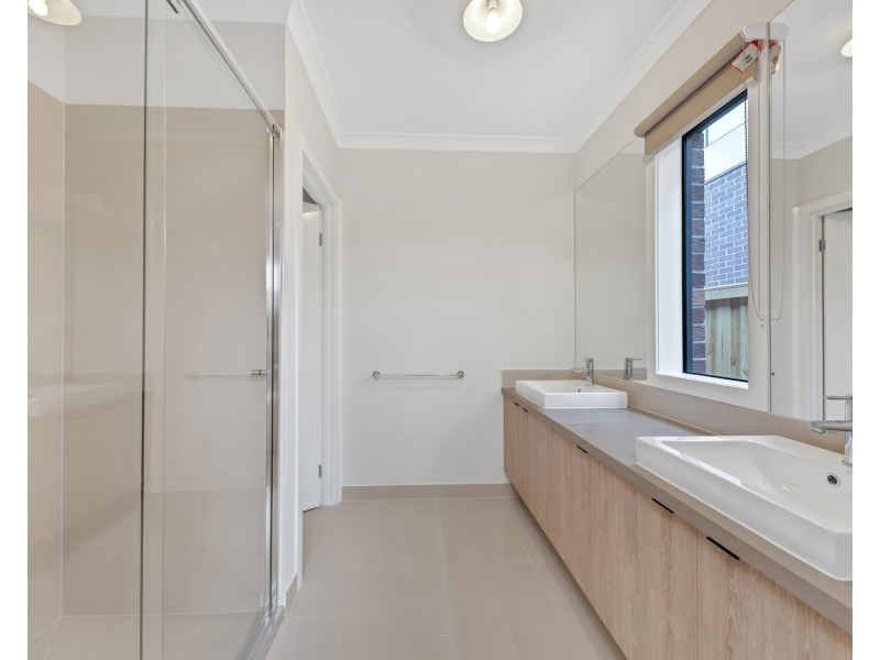 8 Merriweather Street, Truganina VIC 3029