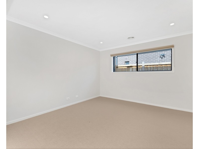 8 Merriweather Street, Truganina VIC 3029