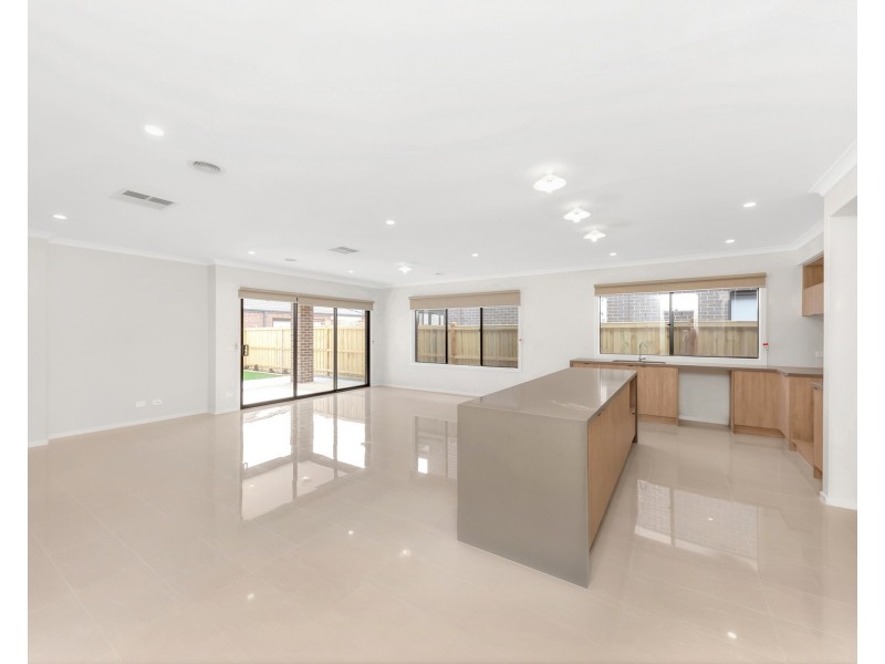 8 Merriweather Street, Truganina VIC 3029