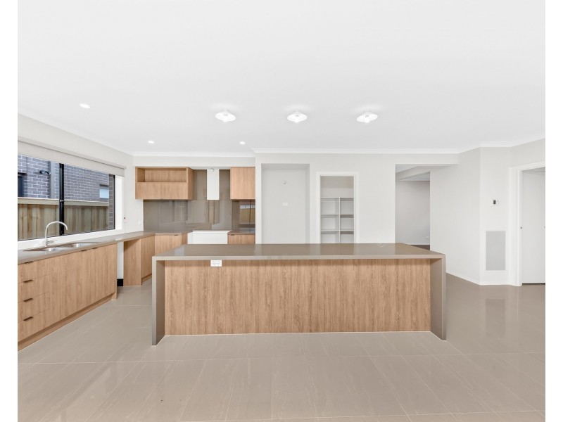 8 Merriweather Street, Truganina VIC 3029