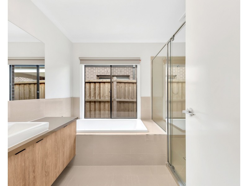 8 Merriweather Street, Truganina VIC 3029