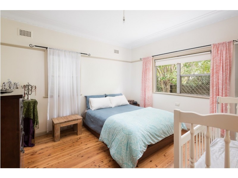 10 Novara Crescent, Como NSW 2226