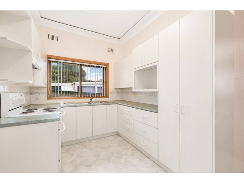 4 Urunga Parade, Miranda NSW 2228