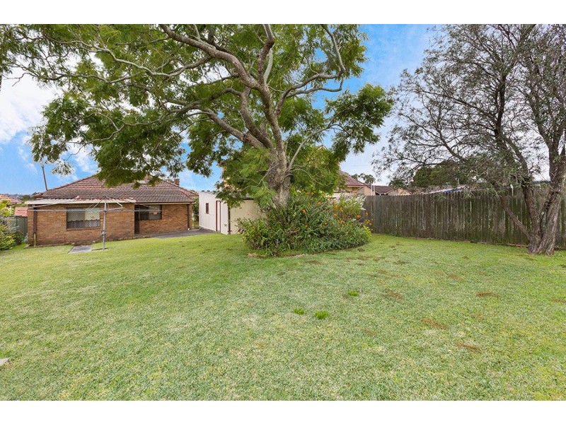 4 Urunga Parade, Miranda NSW 2228