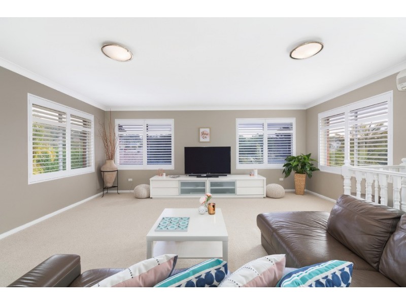 43 Oak Road, Kirrawee NSW 2232