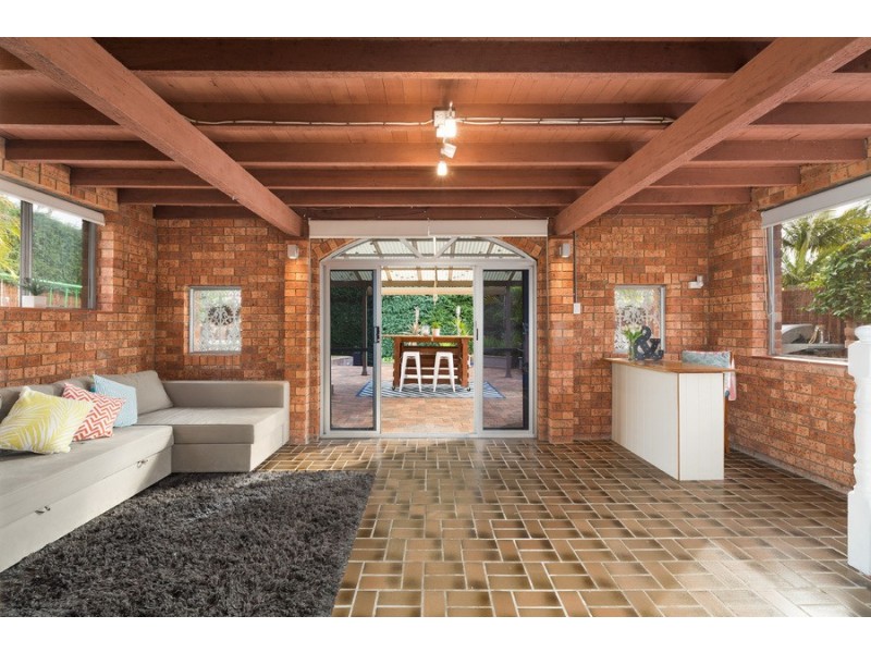 43 Oak Road, Kirrawee NSW 2232