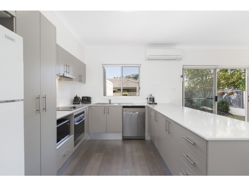 2/191 Acacia Road, Kirrawee NSW 2232