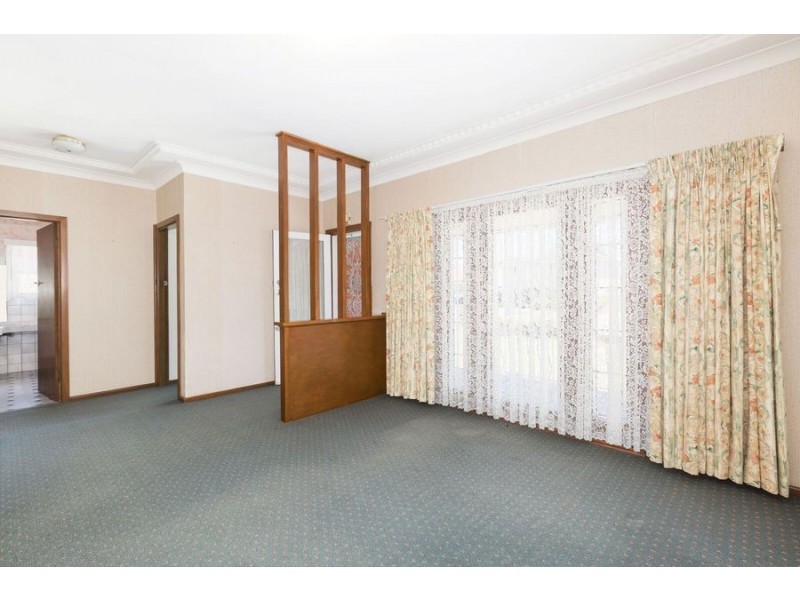 8 Renown Avenue, Miranda NSW 2228