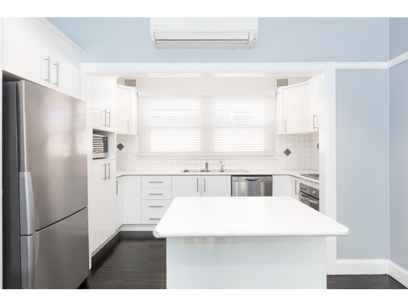 39 Auburn Street, Sutherland NSW 2232