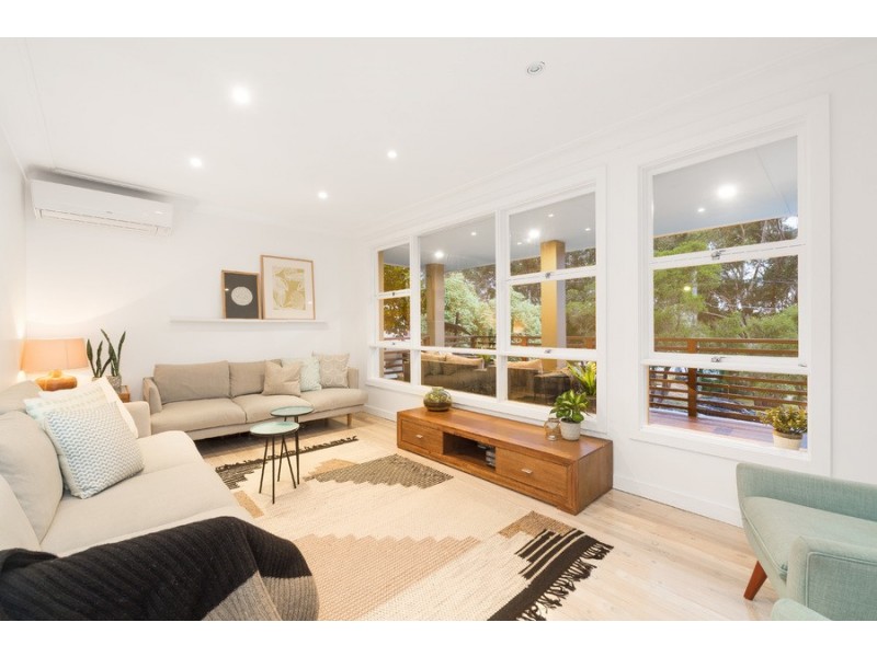 3 Mikarie Place, Kirrawee NSW 2232