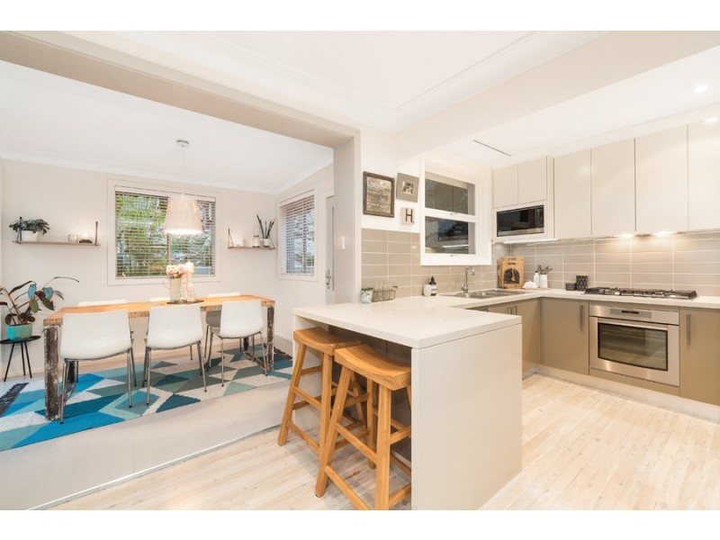 3 Mikarie Place, Kirrawee NSW 2232