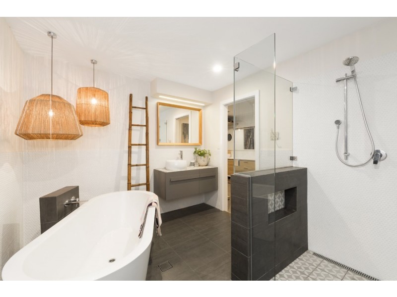 3 Mikarie Place, Kirrawee NSW 2232