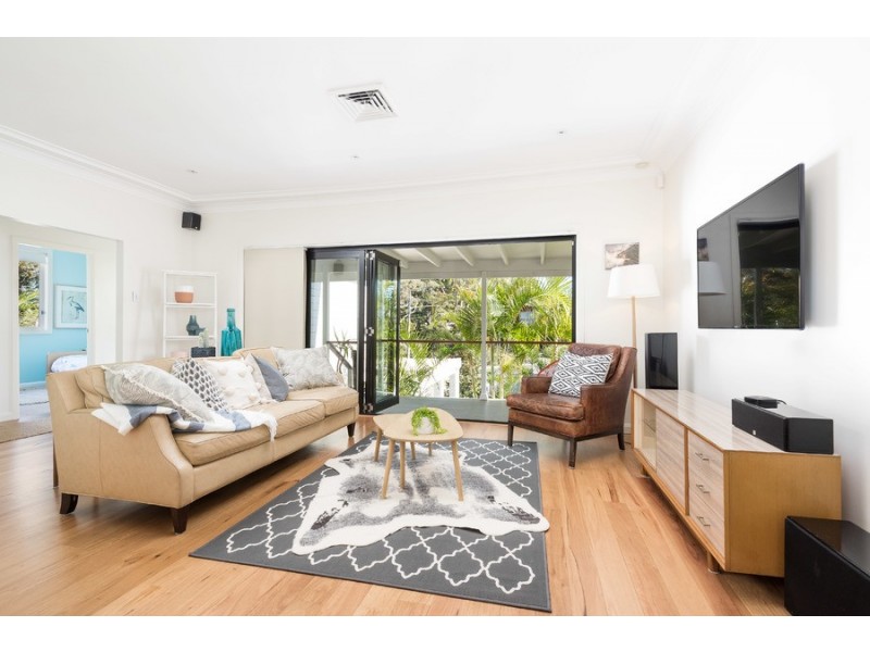 4 Evans Street, Como NSW 2226