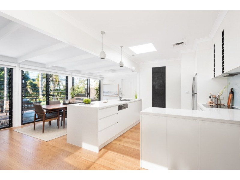 4 Evans Street, Como NSW 2226