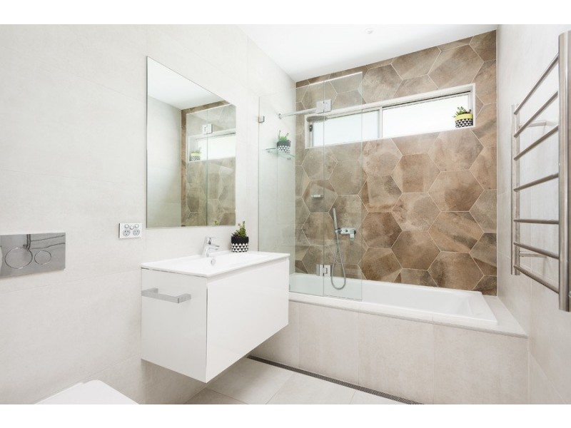 4 Evans Street, Como NSW 2226