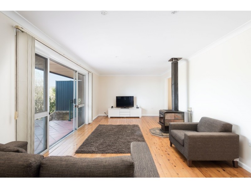 13 Meehan Place, Kirrawee NSW 2232