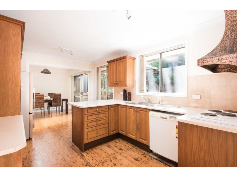 13 Meehan Place, Kirrawee NSW 2232