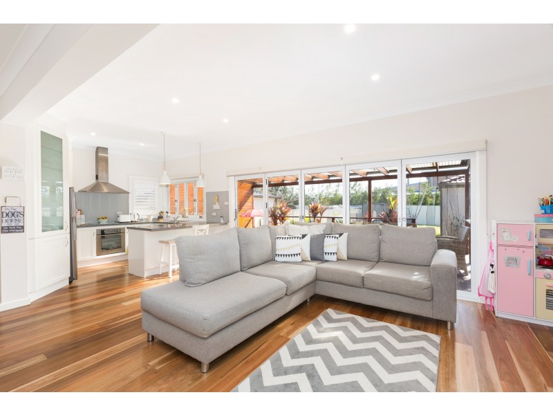 19 Tea Gardens Avenue, Kirrawee NSW 2232