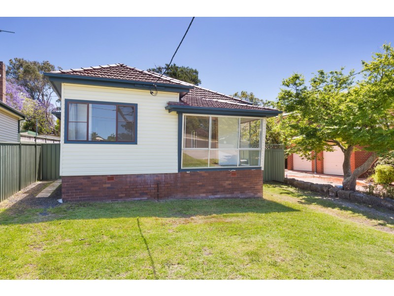 51 Oakwood Street, Sutherland NSW 2232