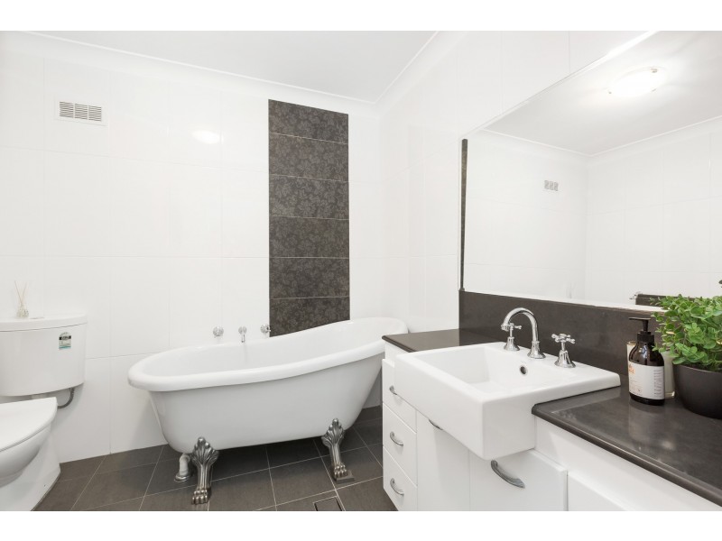 13/4-6 Railway Crescent, Jannali NSW 2226