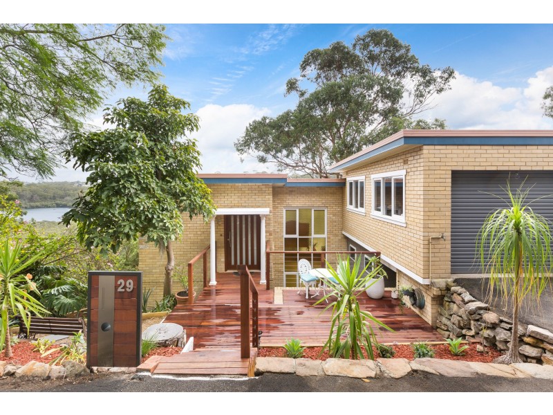 29 Central Avenue, Como NSW 2226