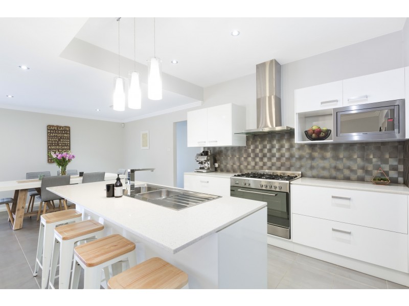 6 Milner Avenue, Kirrawee NSW 2232