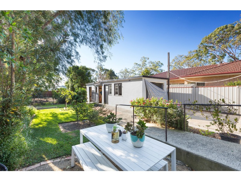 231 Loftus Avenue, Loftus NSW 2232