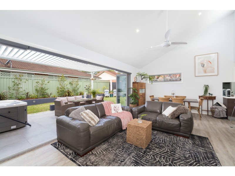 8B Alice Street, Caringbah South NSW 2229