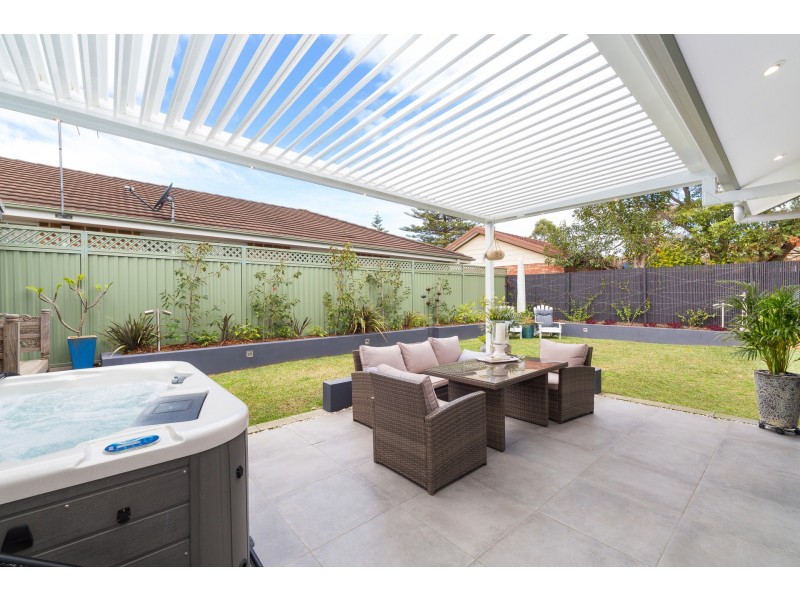 8B Alice Street, Caringbah South NSW 2229