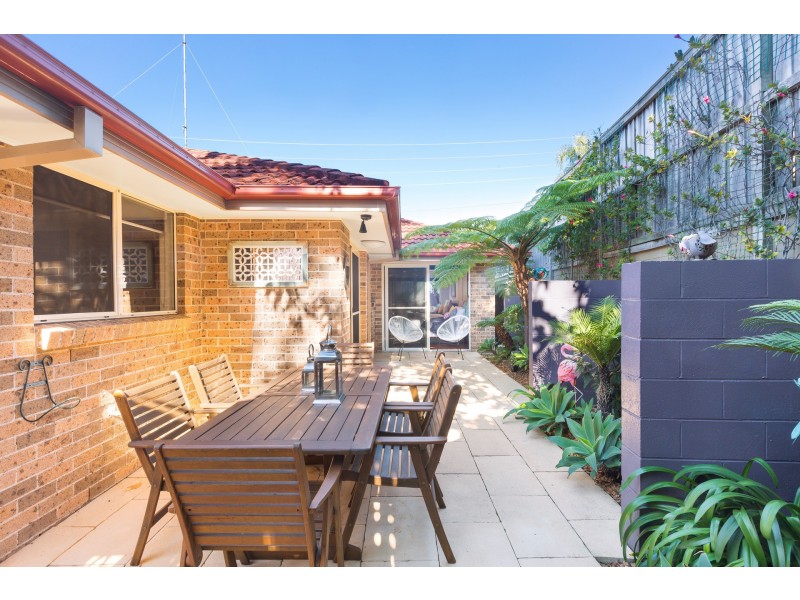 2/34 Toronto Parade, Sutherland NSW 2232