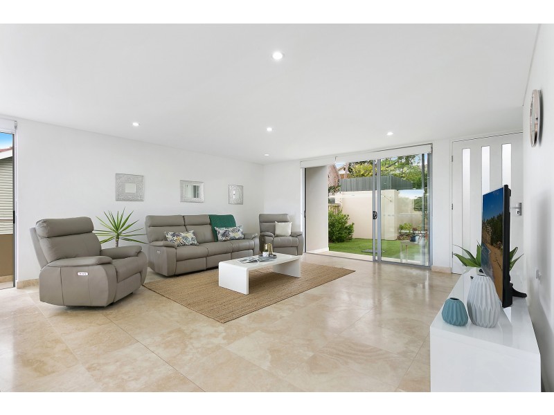 2/237 Burraneer Bay Road, Caringbah South NSW 2229