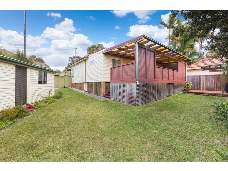 2 Eyre Place, Kirrawee NSW 2232