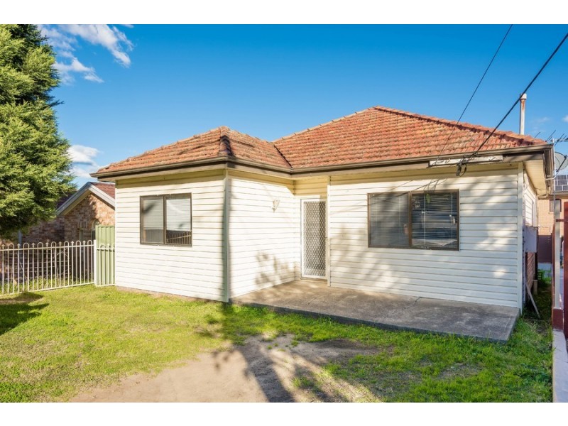 22 Clements Parade, Kirrawee NSW 2232