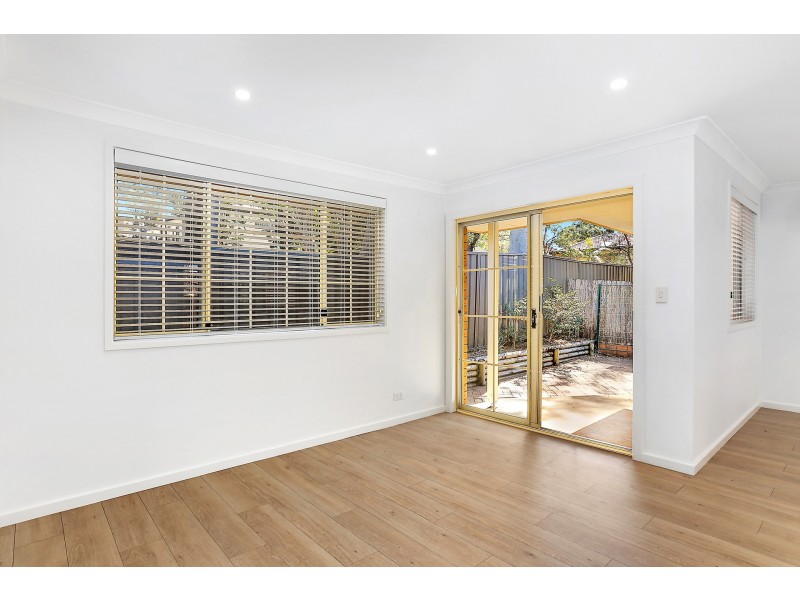 2/9-11 Clements Parade, Kirrawee NSW 2232