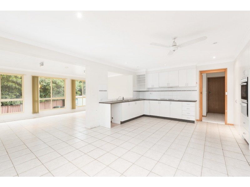 16 Fauna Place, Kirrawee NSW 2232