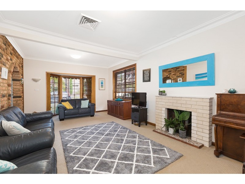 9 Best Crescent, Kirrawee NSW 2232