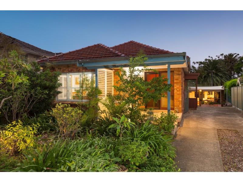 19 Kiwong Street, Yowie Bay NSW 2228