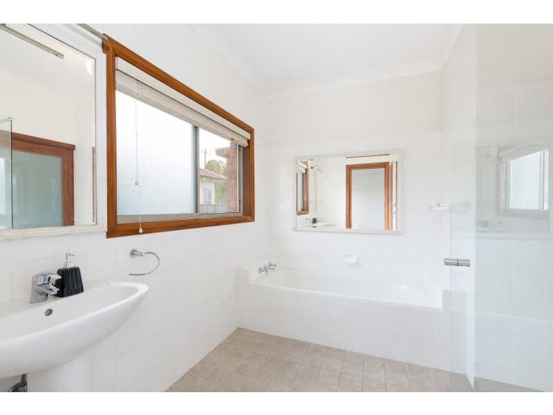 19 Kiwong Street, Yowie Bay NSW 2228