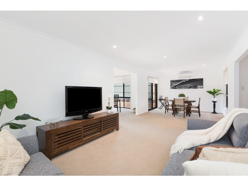 2/4 Tergur Crescent, Caringbah NSW 2229