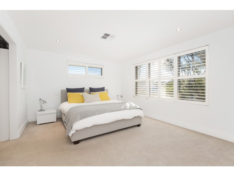 8 Seine Place, Miranda NSW 2228