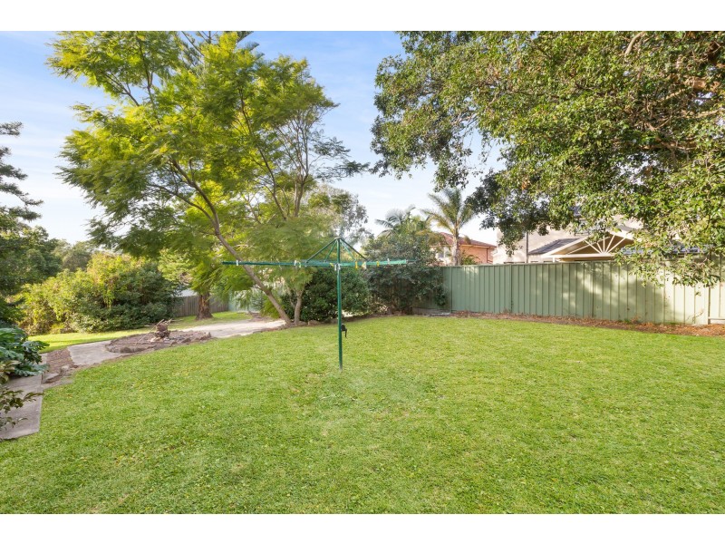 4 Taplan Street, Como NSW 2226